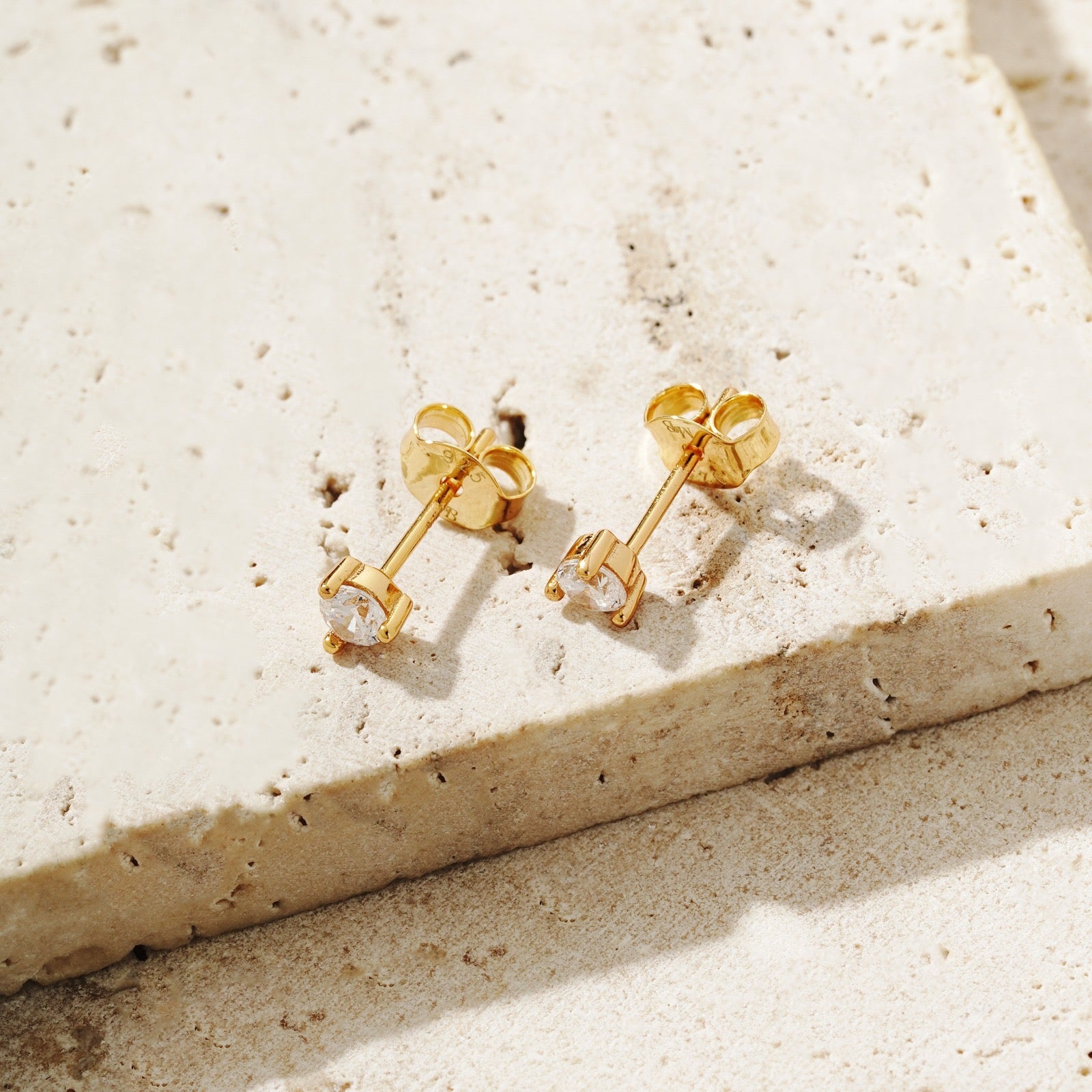 diamond stud earring